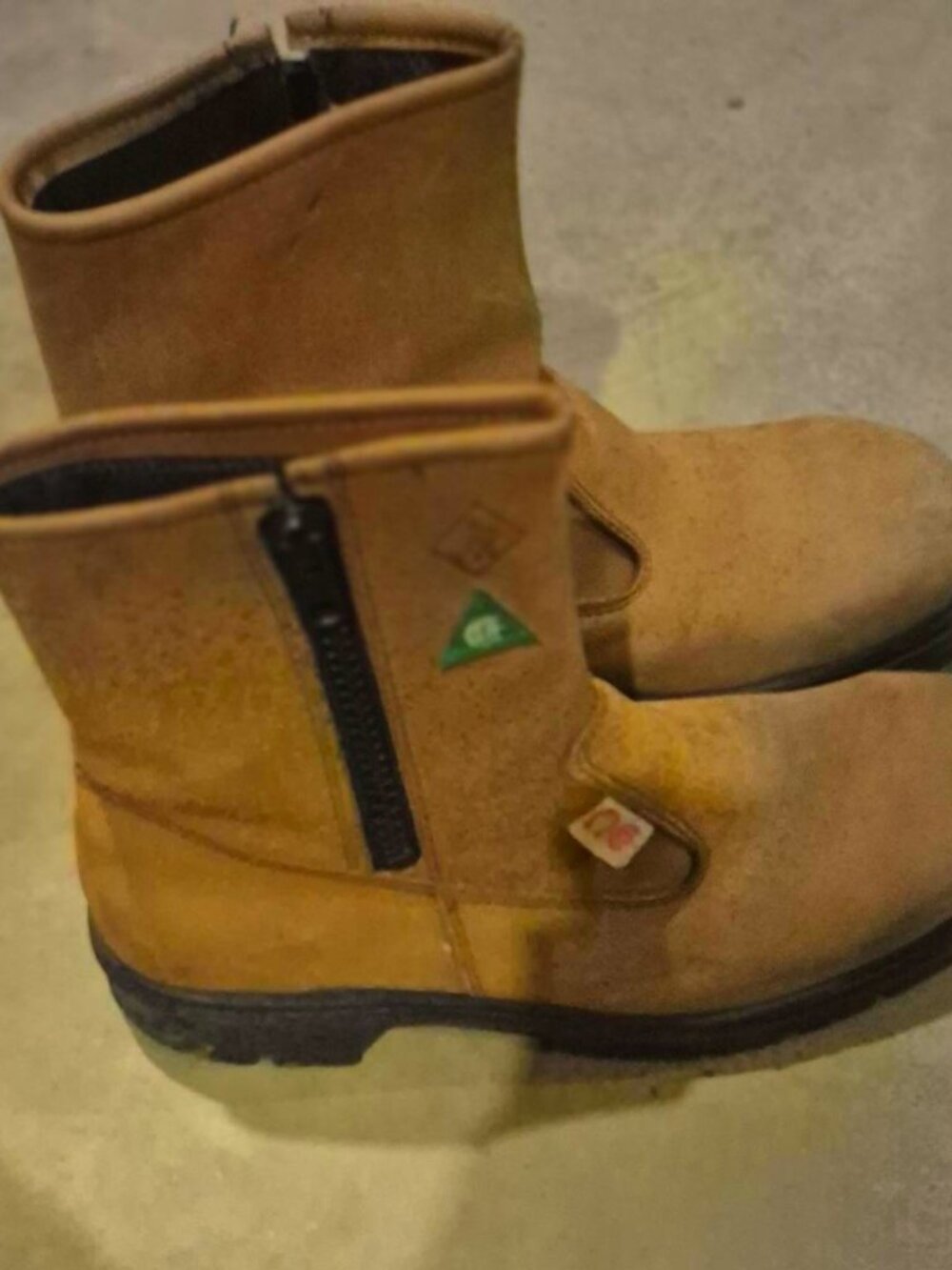 Size 12 Leather Steel Toed Mens  Bootsl